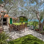 Apartman G *