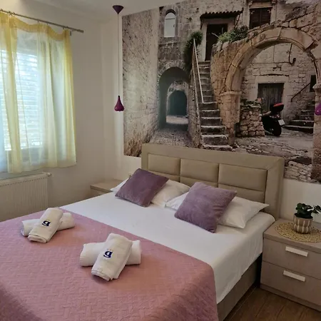 G Trogir