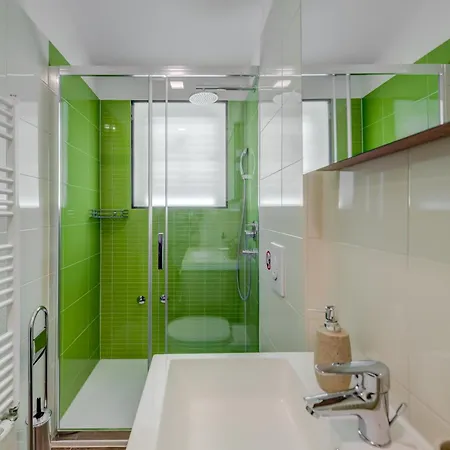 G Apartment *